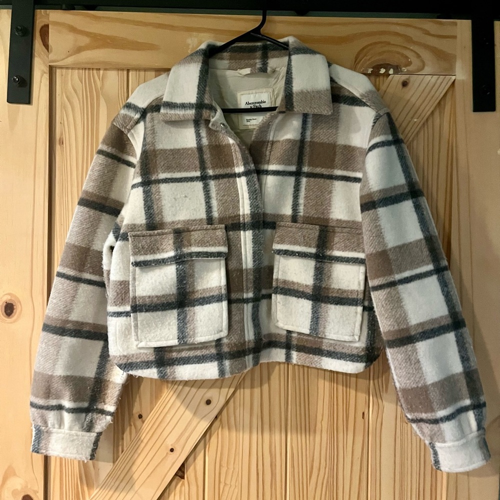 Abercrombie & Fitch Cropped Cozy Shirt Jacket